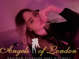Apple (20) London Escort