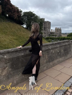 Apple (20) London Escort