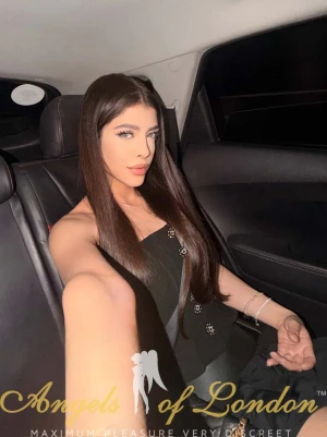 Cuddles (20) London Escort