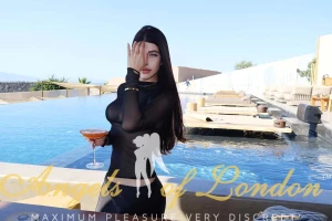 Cuddles (20) London Escort