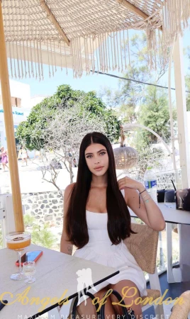 Cuddles (20) London Escort