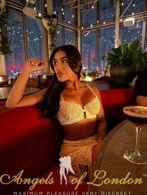 Herbal (22) London Escort