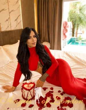Karassa (28) London Escort
