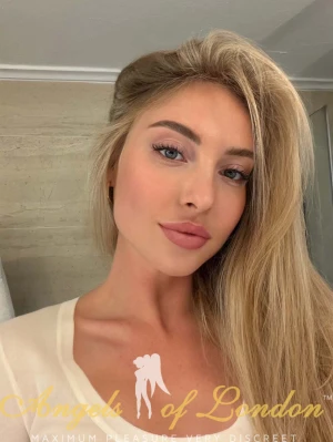 Radomira (24) London Escort