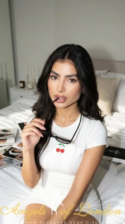 Gummi (22) London Escort