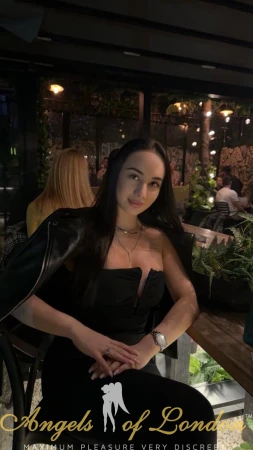 Alfiah (30+) London Escort