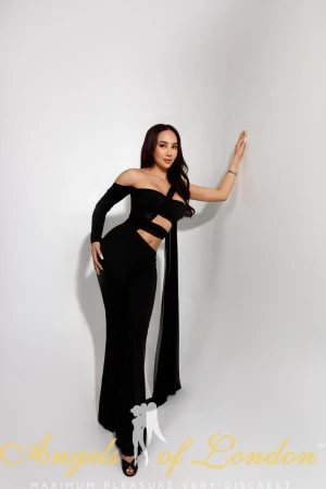 Alfiah (30+) London Escort