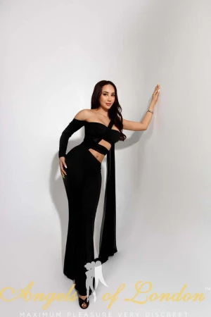Alfiah (30+) London Escort