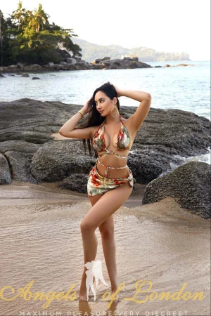 Alfiah (30+) London Escort