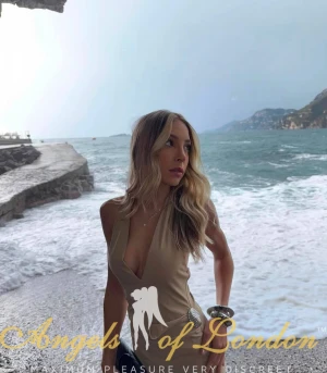 Crowna (24) London Escort