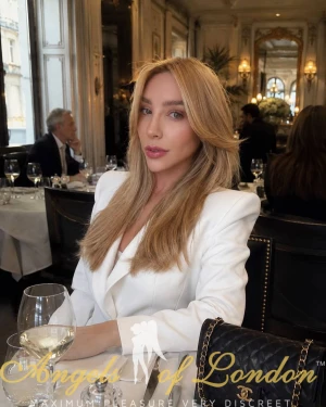 Crowna (24) London Escort