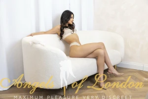 Niranya (23) London Escort
