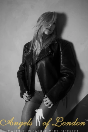 Crowna (24) London Escort