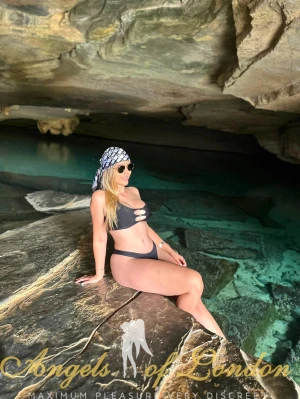 Lunar (27) London Escort