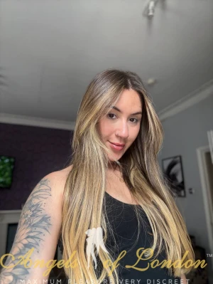 Ismat (21) London Escort