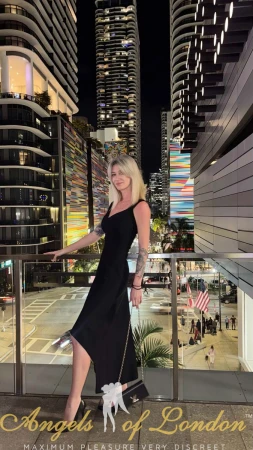 Aurore (30+) London Escort