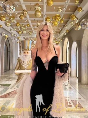 Aurore (30+) London Escort