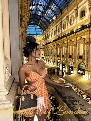 Eniola (25) London Escort