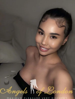 Salerina (22) London Escort
