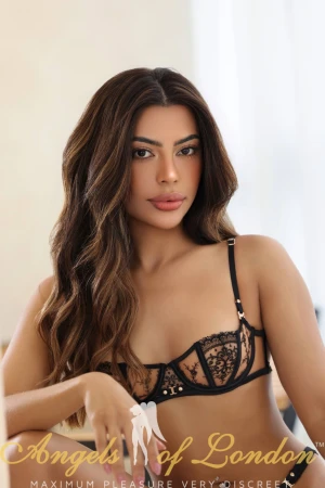 Mannu (24) London Escort