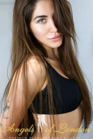 Partula (20) London Escort