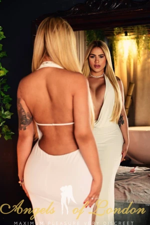 Vanilla (25) London Escort