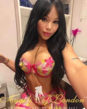 Sybil (26) London Escort