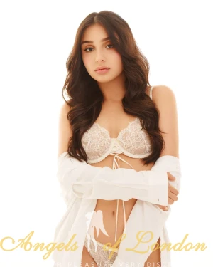 Minilla (20) London Escort