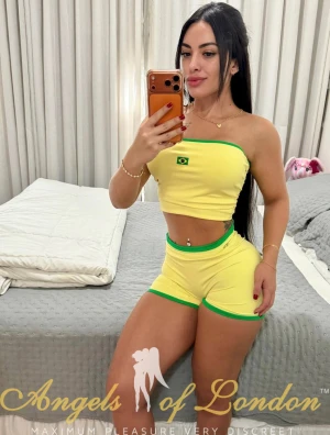 Roxie (22) London Escort