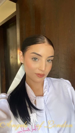 Verity (19) London Escort