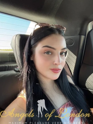 Verity (19) London Escort