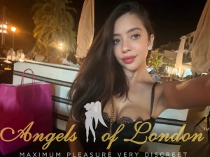 Margot (25) London Escort