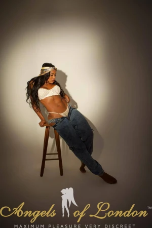 Selyse (29) London Escort