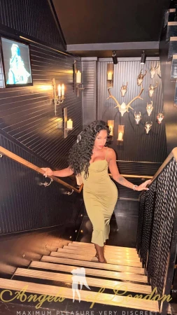 Selyse (29) London Escort