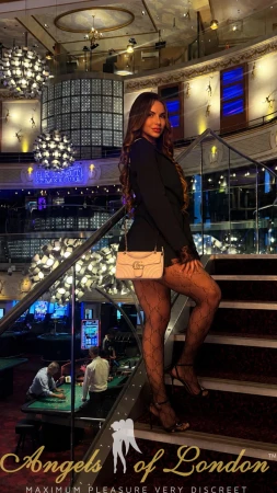 Nilou (25) London Escort