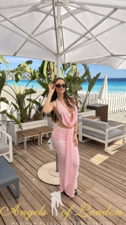 Nilou (25) London Escort