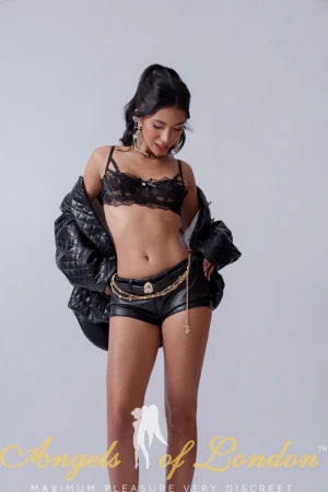 Calantha (23) London Escort