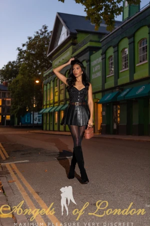 Calantha (23) London Escort