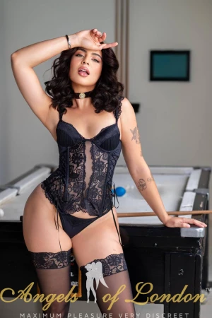 Winora (20) London Escort