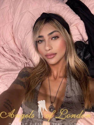 Lumi (23) London Escort