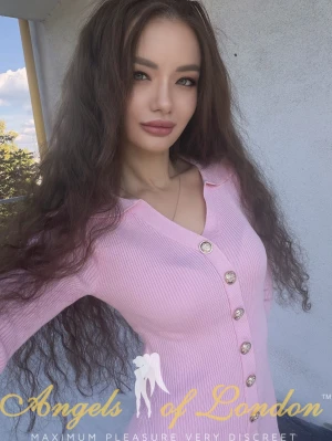 Minnie (26) London Escort