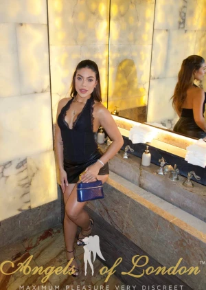 Dorinda (21) London Escort