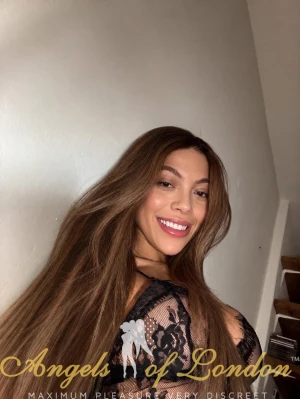 Dorinda (21) London Escort