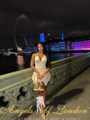Lorena (20) London Escort