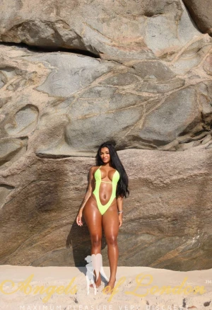 Lorena (20) London Escort