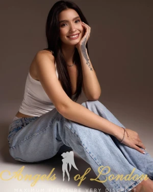 Beata (21) London Escort