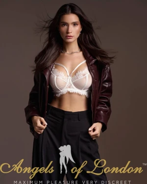 Beata (21) London Escort