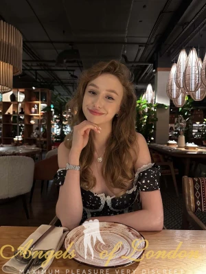 Iskra (22) London Escort