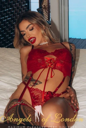 Sharlote (23) London Escort