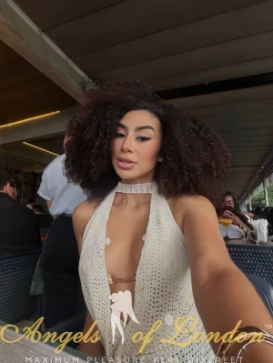 Luella (21) London Escort